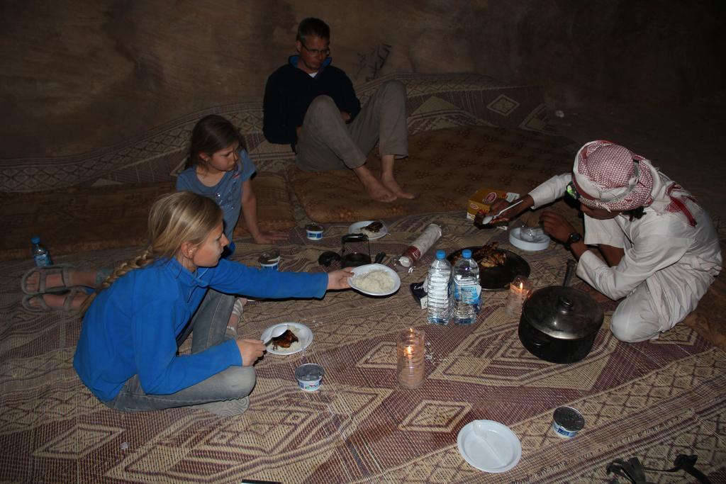 Wadi Rum Sleep Under The Stars Екстериор снимка